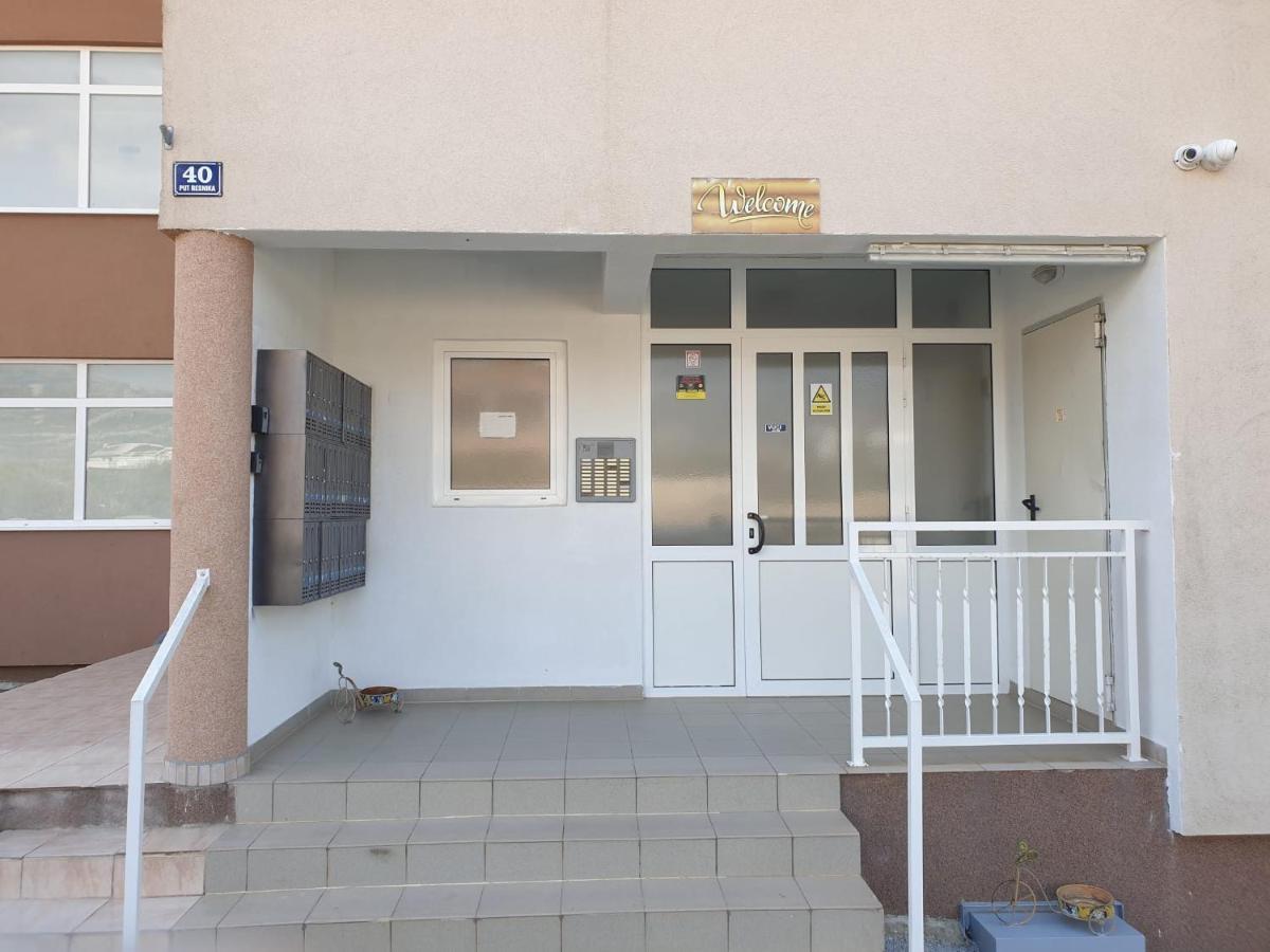 Apartment Eso Kastela Luaran gambar